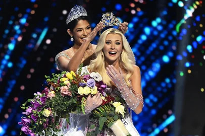 The newly crowned Miss Universe 2024, Victoria Kjaer Theilvig from Denmark, reacts after winning the 73rd edition of the Miss Universe pageant in Mexico City on November 16, 2024. (Photo by CARL DE SOUZA / AFP)<!-- NICAID(15915268) -->