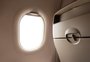 Passageiros são obrigados a ceder o lugar no avião? Veja o que diz a legislação
