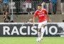 Zagueiro do Inter passará por nova avaliação e vira dúvida para encarar o Cruzeiro