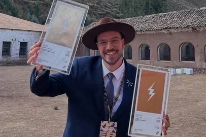O ilustrador caxiense Vini Agliardi foi reconhecido duplamente no LAD Awards, considerado uma das mais importantes premiações na área do design na América Latina.<!-- NICAID(16125308) -->