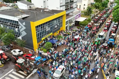 Manifestação da Fetag-RS pede securitização das dívidas dos produtores rurais<!-- NICAID(15977977) -->