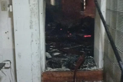 Mulher fica estado grave após inalar fumaça durante incêndio em hotel em Soledade<!-- NICAID(16345192) -->