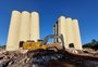 Máquinas devem concluir demolição dos silos da Cesa; conheça os detalhes