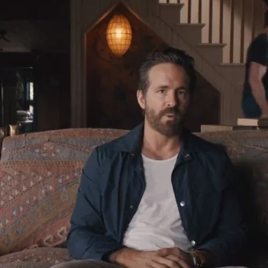 Ryan Reynolds anuncia retorno de Hugh Jackman como Wolverine em Deadpool 3.
