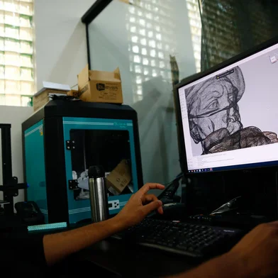 Porto Alegre, RS, Brasil -Laboratório multidisciplinar da UFRGS utiliza escâner para digitalizar em 3D e posteriormente reproduzir réplicas de monumentos, esculturas e até relevos rupestres. No momento é desenvolvido o escaneamento das esculturas do interior do Palácio Piratini. Fotos: Jonathan Heckler / Agencia RBS<!-- NICAID(15464538) -->