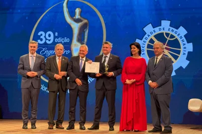 Prêmio Engenheiro do Ano ao empresário Norton Quites<!-- NICAID(15937877) -->