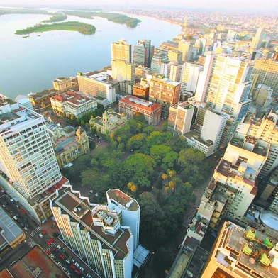 #PÁGINA:06Vista área da Praça da Alfândega em Porto Alegre.<!-- NICAID(1384567) -->