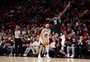 Warriors atropelam e se garantem nos playoffs da NBA; Lakers disputam o play-in