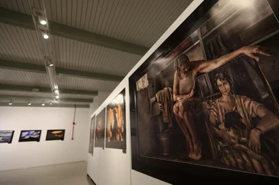 CAXIAS DO SUL, RS, BRASIL, 31/07/2024. Exposição Bienal Brasileira de Foto, do Clube do Fotógrafo de Caxias do Sul, Galeria de Arte Gerd Bornheim. (Bruno Todeschini/Agência RBS)Indexador: Bruno Todeschini<!-- NICAID(15828286) -->