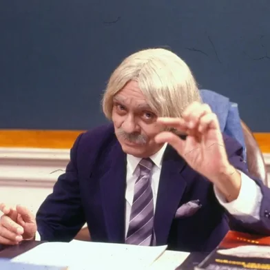 Chico Anysio , escolinha do professor raimundo<!-- NICAID(16131509) -->