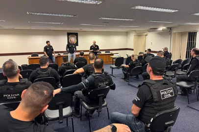 Cinco pessoas são presas em segunda fase de operação contra o golpe do bilhete em Passo Fundo<!-- NICAID(16005237) -->