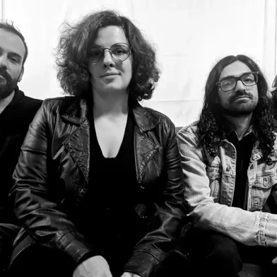 Bandas caxienses Bonnie Killz e Tríplice Roger Thompson fazem show juntas nessa sexta na Cachaçaria Sarau<!-- NICAID(15293283) -->