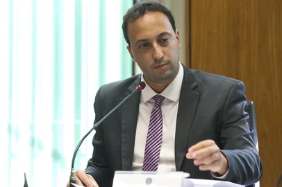 O coordenador de cadastro e identificaÃ§Ã£o profisional da secretaria de trabalho, Felipe Pateo,fala Ã  imprensa durante a divulgaÃ§Ã£o dos dados de marÃ§o do Novo Cadastro Geral de Empregados e Desempregados (Novo Caged)<!-- NICAID(16225755) -->