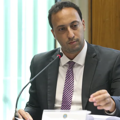 O coordenador de cadastro e identificaÃ§Ã£o profisional da secretaria de trabalho, Felipe Pateo,fala Ã  imprensa durante a divulgaÃ§Ã£o dos dados de marÃ§o do Novo Cadastro Geral de Empregados e Desempregados (Novo Caged)<!-- NICAID(16225755) -->