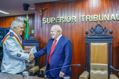16.03.2023 - Presidente da RepÃºblica, Luiz InÃ¡cio da Silva, durante SessÃ£o Solene de Posse dos novos Presidente e Vice-Presidente do Superior Tribunal Militar, Ministro Francisco Joseli Parente Camelo e Ministro JosÃ© CoÃªlho FerreiraSuperior Tribunal Militar, BrasÃ­lia-DFFoto: Ricardo Stuckert/PR<!-- NICAID(15377769) -->