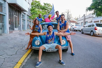 PORTO ALEGRE, RS, BRASIL, 29/01/2018 - Integrantes do Bloco Fusca Azul - Carnaval de rua 2018 (Foto: André Feltes / Especial)Indexador: NGS<!-- NICAID(13389256) -->