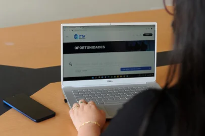 CAXIAS DO SUL, RS, BRASIL, 03/02/2022 -Mercado de trabalho em Caxias está reaquecido e plataformas online aumentaram as suas disponibilidades de vagas de emprego. (Marcelo Casagrande/Agência RBS)<!-- NICAID(15006629) -->