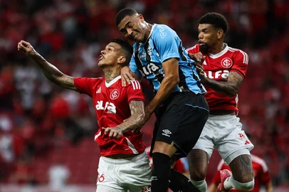 Renan Mattos / Agencia RBS PORTO ALEGRE, RS, BRASIL, 21-09-2025: Grêmio x Internacional pelo Campeonato Brasileiro. O Grenal 448 é marcado pelo mau momento das duas equipes. Foto: Renan Mattos/Agência RBS<!-- NICAID(16129802) -->