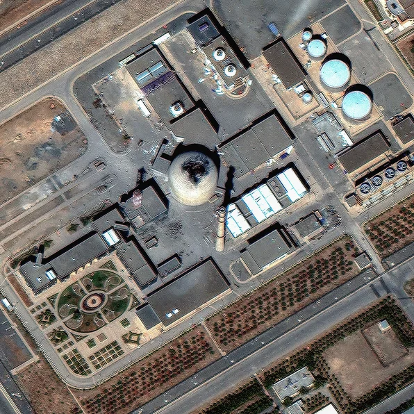 This handout satellite image released by Maxar Technologies on June 19, 2025 and taken on June 19, 2025, shows damage at the Iranian nuclear facility at Arak in central Iran, after an Israeli strike. The Israeli army said on June 19 it had struck an "inactive nuclear reactor" in Arak in Iran during overnight raids that also saw the Islamic republic's Natanz nuclear site targeted again. (Photo by Satellite image ©2025 Maxar Technologies / AFP) / RESTRICTED TO EDITORIAL USE - MANDATORY CREDIT "AFP PHOTO/ SATELLITE IMAGE ©2025 MAXAR TECHNOLOGIES" - NO MARKETING NO ADVERTISING CAMPAIGNS - DISTRIBUTED AS A SERVICE TO CLIENTS - THE WATERMARK MAY NOT BE REMOVED/CROPPEDEditoria: WARLocal: ArakIndexador: -Secao: armed conflictFonte: Satellite image ©2025 Maxar TechFotógrafo: Handout<!-- NICAID(16063676) -->