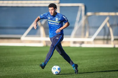 Victor Bobsin, volante do Grêmio