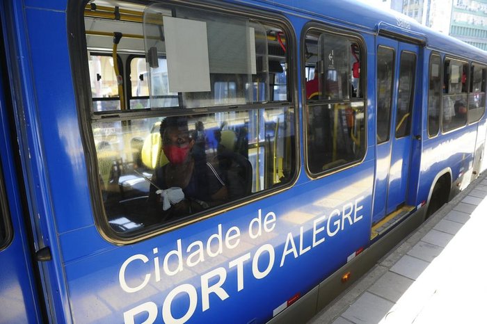 Bom Dia Rio Grande, EPTC aumenta horários de 11 linhas de ônibus em Porto  Alegre