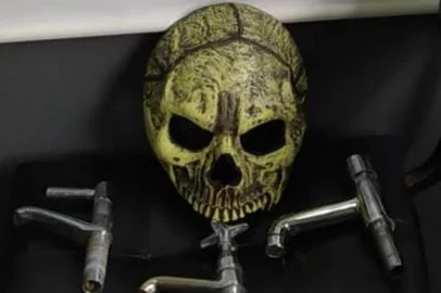 Homem tentou furtar três torneiras de dentro do prédio da Secretaria Municipal de Saúde (SMS), em Caxias do Sul. <!-- NICAID(15168063) -->