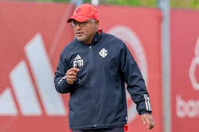 Roger Machado durante treino do Inter<!-- NICAID(16042480) -->