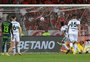 Sistema defensivo vira dor de cabeça para Eduardo Coudet no Inter