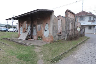 Estação do Desvio Rizzo, em Caxias do Sul, em ruínas.<!-- NICAID(15474740) -->