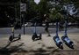 Uso de patinetes elétricas divide opiniões de frequentadores do Parcão, em Porto Alegre