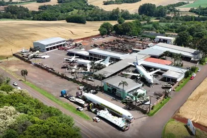 Avião símbolo da enchente vai integrar acervo do Museu Militar de Panambi<!-- NICAID(16159541) -->