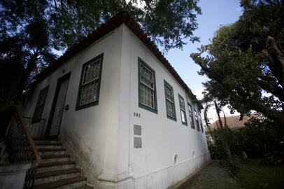 PORTO ALEGRE, RS, BRASIL - 20.04.2021 - Vandalismo no Museu José Joaquim Felizardo, situado na João Alfredo, Bairro Cidade Baixa. (Foto: Jefferson Botega/Agencia RBS)<!-- NICAID(14762421) -->