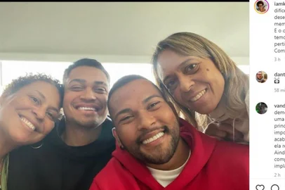 Filha de Pelé faz postagem com os netos<!-- NICAID(15306978) -->