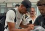 Fernando chega a Porto Alegre para assinar com o Inter: "Muito feliz"
