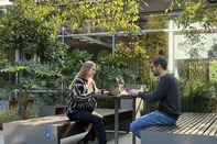 Casais dual career<!-- NICAID(16285027) -->