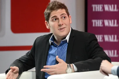 Facebook co-founder Eduardo Saverin speaks during the Wall Street Journal Unleashing Innovation executive conference held at Capella Singapore, Sentosa Island in Singapore on February 21, 2013. The Singapore-based billionaire said Facebook would be a "tough act" to follow but he wants to have a "positive impact" on the world as an investor.  AFP PHOTO / ROSLAN RAHMAN (Photo by Roslan RAHMAN / AFP)Editoria: SCILocal: SingaporeIndexador: ROSLAN RAHMANSecao: IT/computer sciencesFonte: AFPFotógrafo: STF<!-- NICAID(14827561) -->