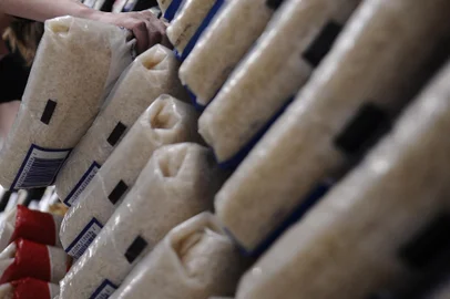 CAXIAS DO SUL, RS, BRASIL, 07/01/2021 - Oleo de soja e arroz foram os produtos das cesta básica quqe mais aumentaram de preço durante a pandemia do novo coronavírus. (Marcelo Casagrande/Agência RBS)<!-- NICAID(14685620) -->