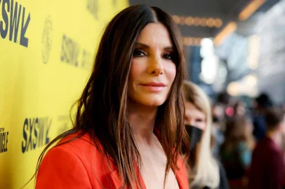Sandra Bullock participa da estreia de "The Lost City" durante a Conferência e Festivais SXSW 2022 no Teatro Paramount em 12 de março de 2022 em Austin, Texas.<!-- NICAID(15041776) -->