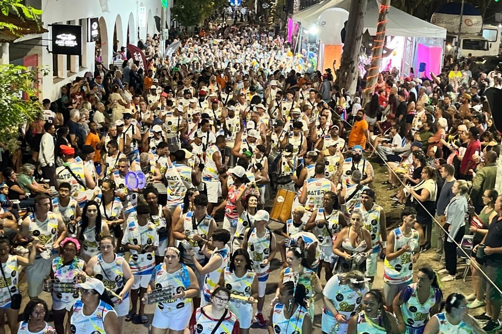 Segunda noite de Carnaval do Cassino re&uacute;ne 80 mil pessoas nos desfiles dos blocos; confira a programa&ccedil;&atilde;o