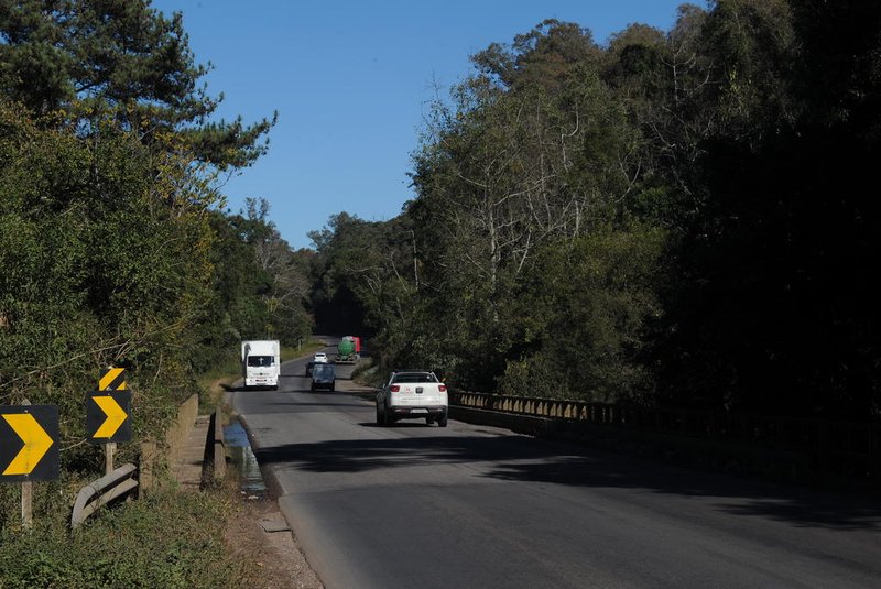 CAXIAS DO SUL, RS, BRASIL (27/05/2021)Reportagem percorre estradas da região de Caxias do Sul para verificar estado de conservação. RS 453, km 106. (Antonio Valiente/Agência RBS)<!-- NICAID(14794159) -->