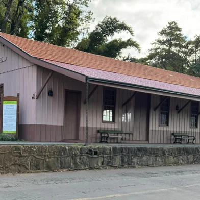 A Prefeitura de Gramado reinaugura neste sábado (14), às 9h, o Museu Estação Férrea Várzea Grande (Rua Oscar Wille, 165, no bairro Várzea Grande), após uma reforma completa no espaço físico e no acervo.<!-- NICAID(15933416) -->