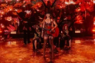 Paula Fernandes<!-- NICAID(16381609) -->