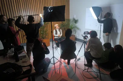 O projeto LabMais, do Sesc Caxias do Sul, está com inscrições abertas para novas turmas de seus cursos gratuitos de capacitação em audiovisual. Os encontros devem iniciar no mês de outubro. Nas segundas à noite, das 18h45min às 21h45min, será trabalhado o módulo de Edição de Vídeo – Davinci Resolve. Já nas terças à noite, das 18h45min às 21h45min, o módulo de Áudio para Podcast. O curso é voltado para jovens de 15 a 29 anos com renda bruta familiar mensal de até três salários-mínimos nacionais. Os encontros iniciam no dia 10 de outubro, segunda-feira, para a turma de Edição e no dia 11 de outubro para a turma de Podcast, terça-feira. Ambas encerram no dia 29 de novembro com uma confraternização e mostra dos trabalhos que serão produzidos em aula. <!-- NICAID(15535903) -->