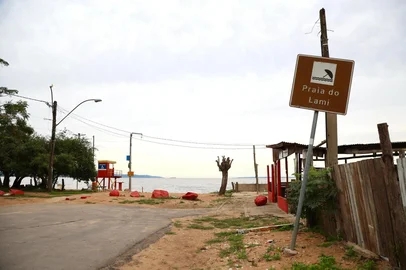 Porto Alegre, RS, Brasil 02/6/2025: As intervenções no trecho de 1.350 metros da avenida Beira Rio, no bairro Lami, região Extremo-Sul da Capital, já atingiram 28% de conclusão. A área recebeu vistoria na tarde desta segunda-feira, 2, pelo prefeito Sebastião Melo, secretários municipais e técnicos da prefeitura. Foto: Gustavo Garbino/PMPA<!-- NICAID(16196762) -->