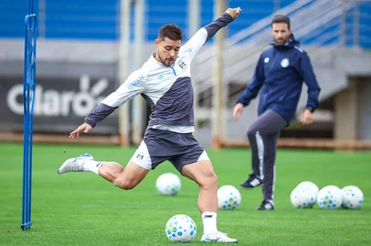Lateral João Pedro em treino do Grêmio<!-- NICAID(16295830) -->