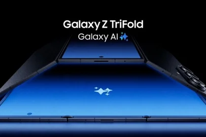 A Samsung oficializou o Galaxy Z TriFold, seu primeiro smartphone tridobrável, capaz de se abrir em duas etapas até formar uma tela interna de dez polegadas, dimensão próxima à de um tablet compacto. O modelo chega ao mercado nesta terça-feira (2), com preço sugerido de 3.594.000 won, algo em torno de R$ 13,1 mil na conversão direta.<!-- NICAID(16178149) -->
