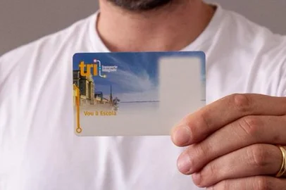 Cartão Tri - programa Vou à Escola<!-- NICAID(16179360) -->