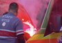 Sinalizador cai em ambulância durante Inter x Fluminense