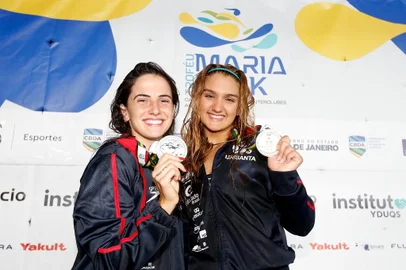Gabrielle Roncatto, Maria Fernanda Costa, natação
