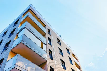 EU New modern apartment building exteriorEU New modern apartment building exterior concept. Residential house and home.Indexador: Roman BabakinFonte: 285834011<!-- NICAID(16081623) -->